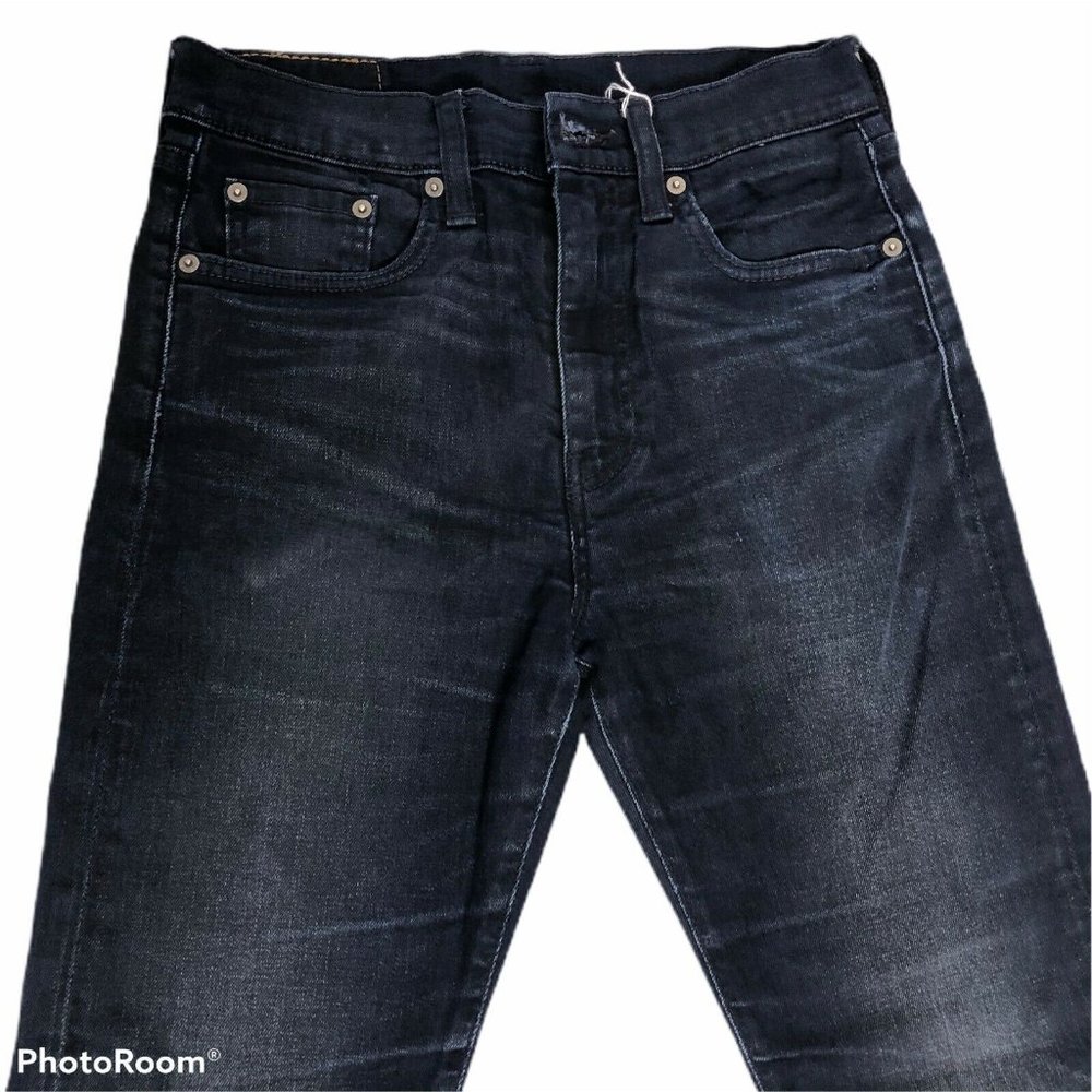 Levis 522 Men’s  SLIM Taper Leg  Size 29x32 Jeans